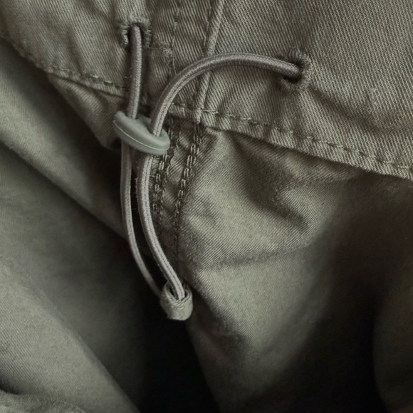 Uniqlo Green Cargo Pants with Elastic Waistband Waist27-30 inch - Picture 4 of 5